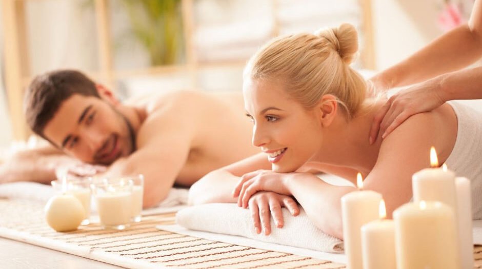 8-Ways-That-A-Couples-Massage-Can-Increase-Oxytocin